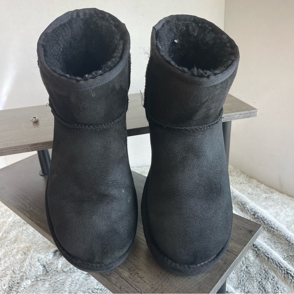UGG Black Classic Mini II Boot Size 7.0 - Picture 3 of 13